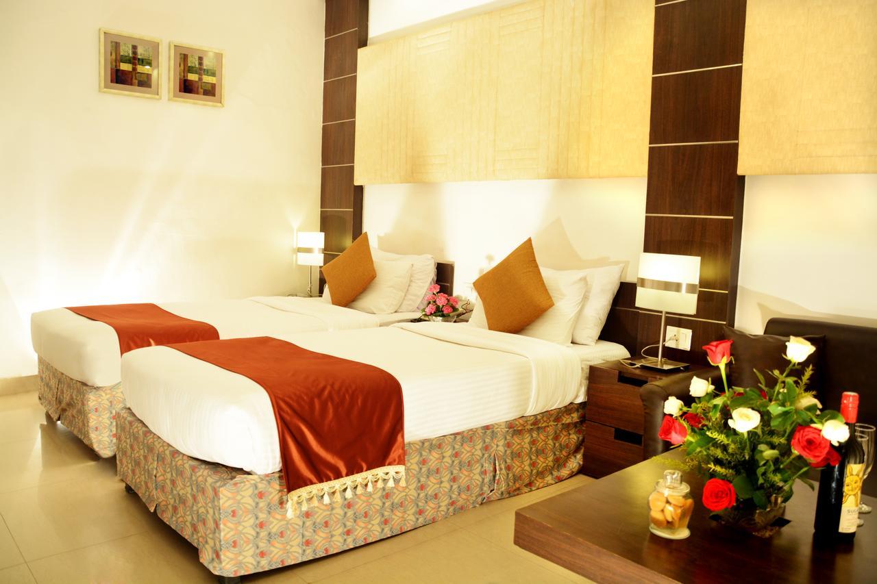 Hotel The New Marrion à Bhubaneswar Extérieur photo