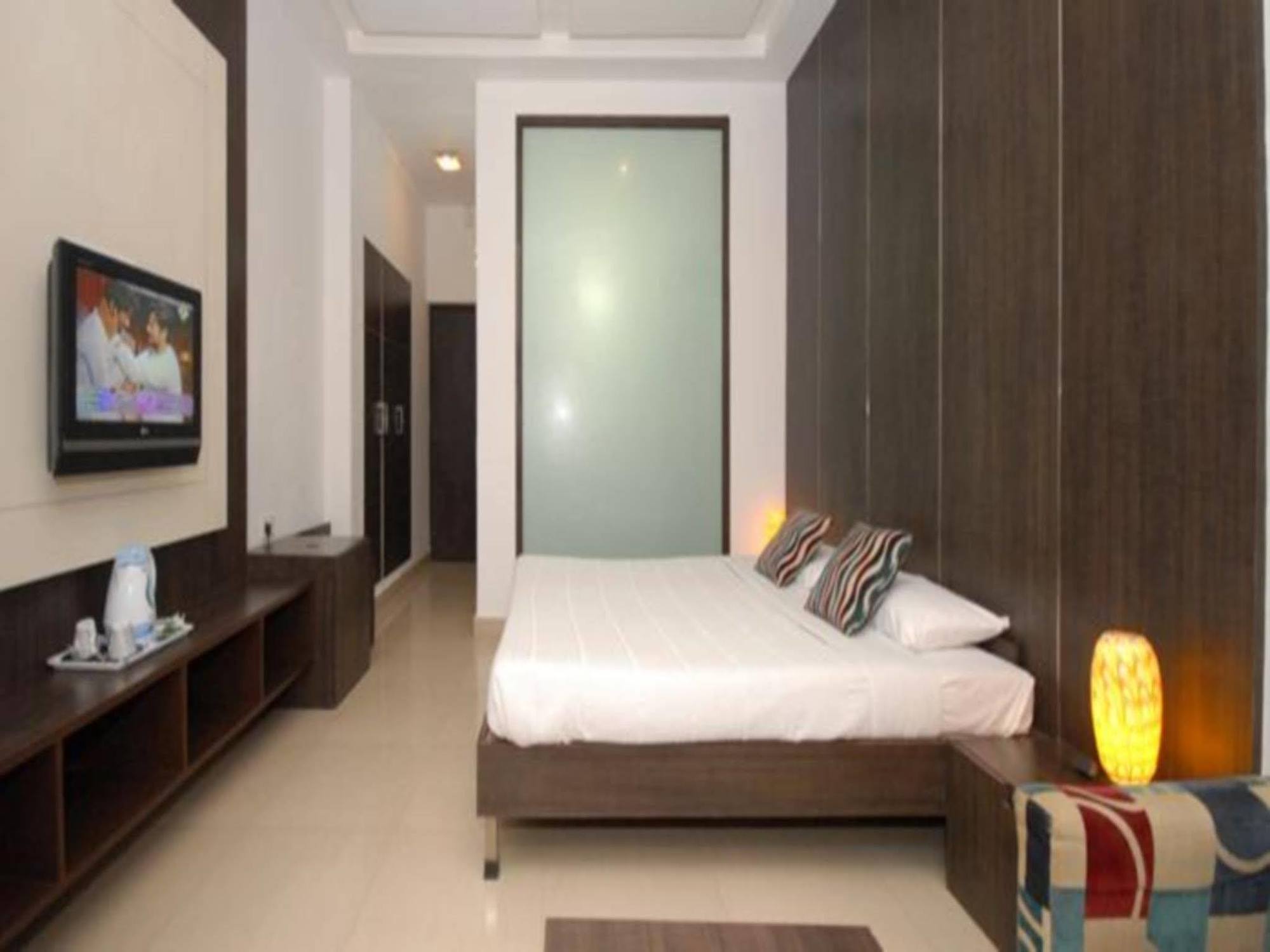 Hotel The New Marrion à Bhubaneswar Extérieur photo